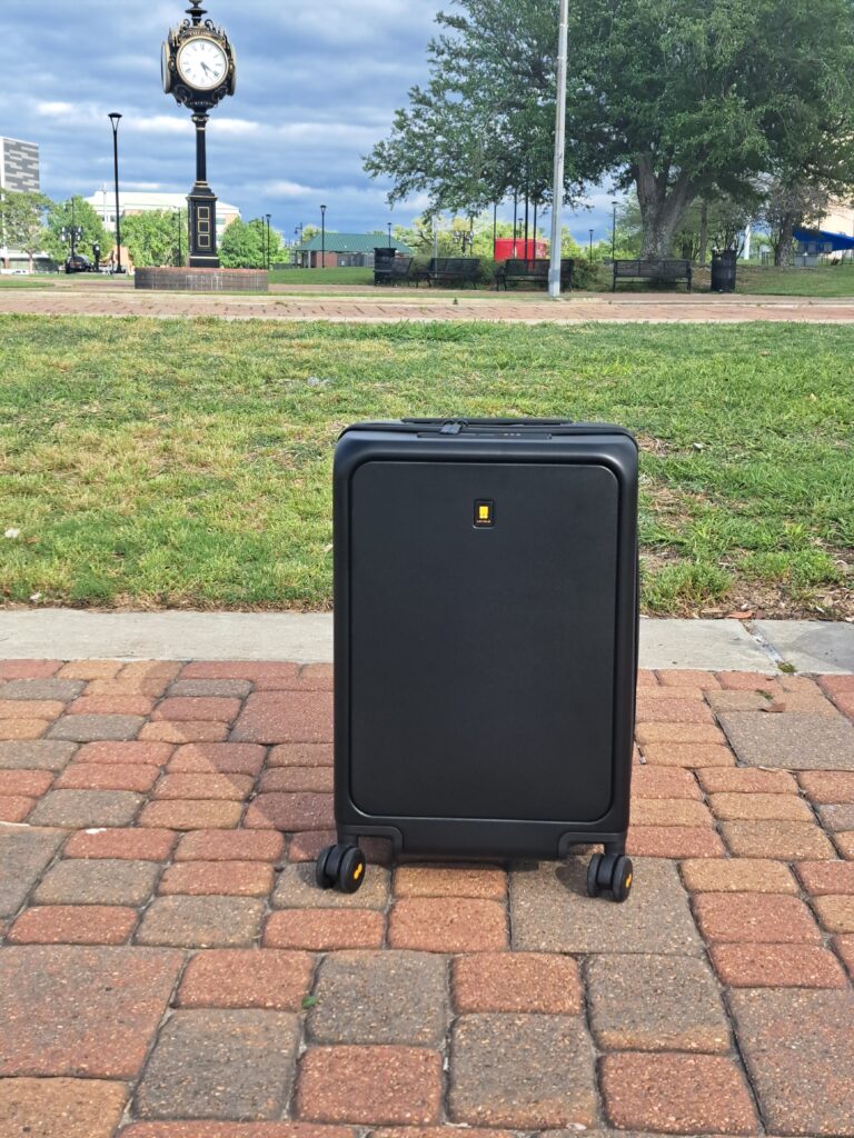 The Best Suitcase I’ve Ever Owned? Let’s Talk About the LEVEL8 Road Runner Pro
